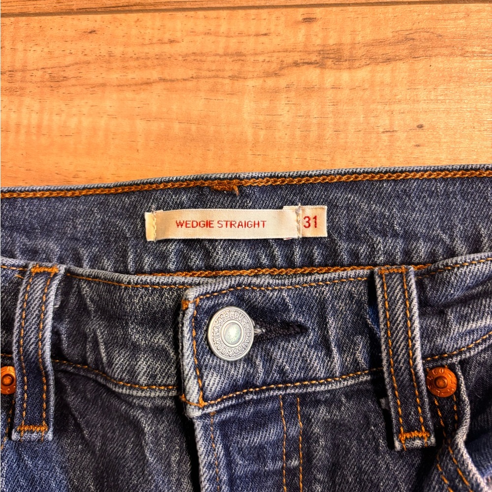 Levi’s Wedgie Jeans